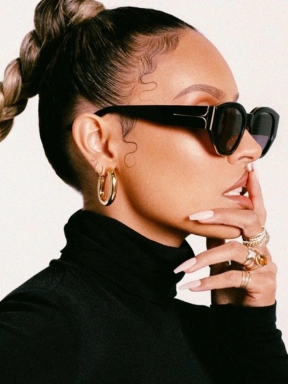 DEZI Charge It Sunglasses in Black/Dark Smoke